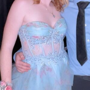 Camellia la va,Size 4 ,baby blue 💙